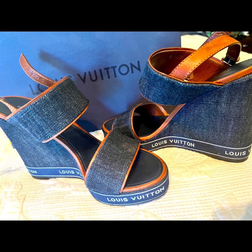📍SOLD📍SOLD! LOUIS VUITTON Wedge! Super SEXY!